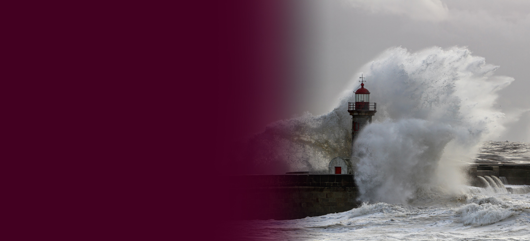 Large wave breaking on a lighthouse